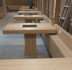 ฝั่งโต๊ะอาหาร